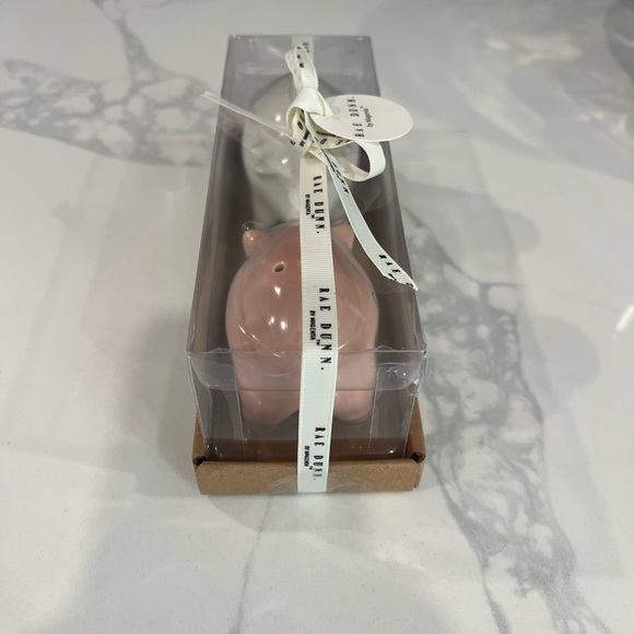 Cute. Rae Dunn. pig. salt and pepper - Picture 5 of 16